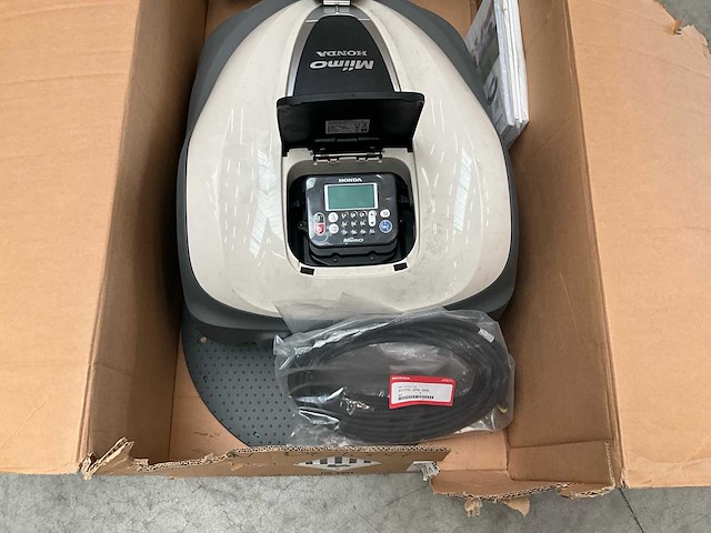 Honda hrm 3000 robotmaaier - afbeelding 5 van  10