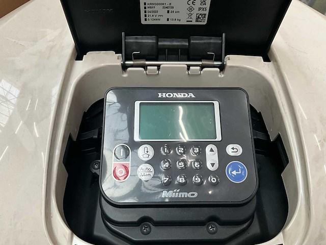 Honda hrm 3000 robotmaaier - afbeelding 6 van  10