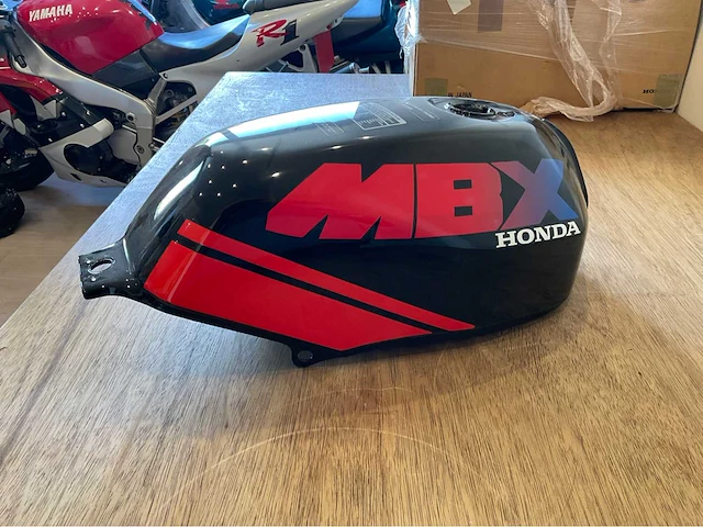 Honda mbx rainbow tank onderdeel - afbeelding 4 van  6