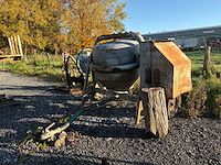 Honda motor betonmolen - afbeelding 1 van  10