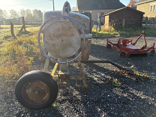 Honda motor betonmolen - afbeelding 7 van  10