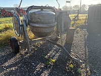 Honda motor betonmolen - afbeelding 8 van  10