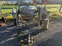 Honda motor betonmolen - afbeelding 9 van  10