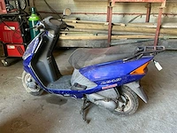 Honda scv100 scooter - 2003 - afbeelding 2 van  4