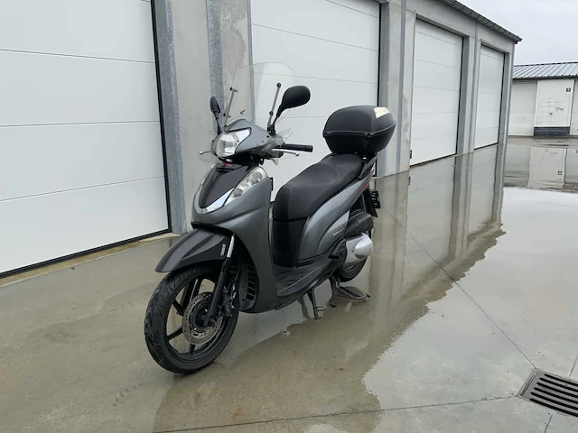 Honda sh 300i a nf 02 scooter - afbeelding 9 van  15