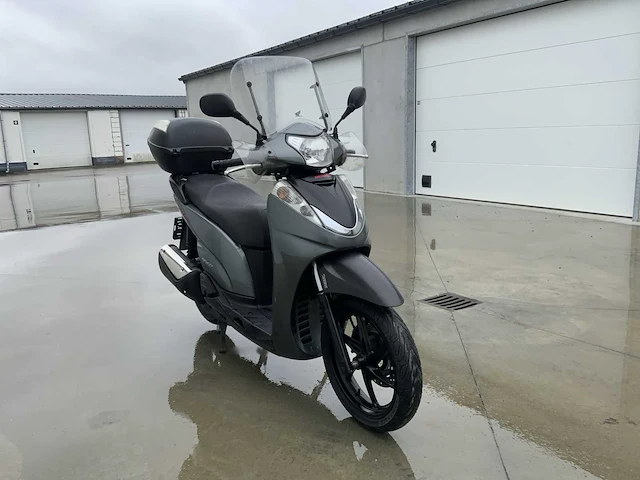 Honda sh 300i a nf 02 scooter - afbeelding 9 van  15