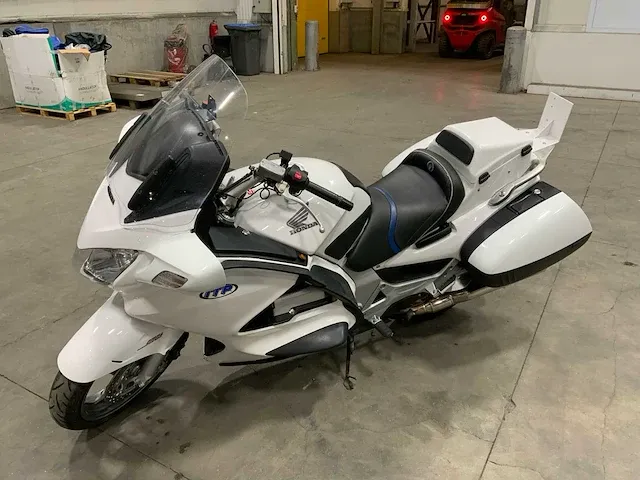 Honda st1300 a motorfiets - afbeelding 1 van  15