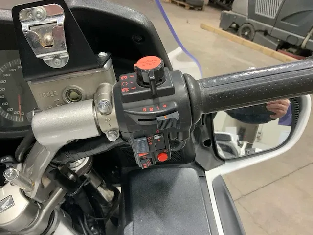 Honda st1300 a motorfiets - afbeelding 13 van  15