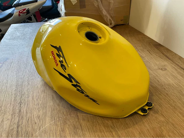 Honda vfr tank onderdeel - afbeelding 3 van  7