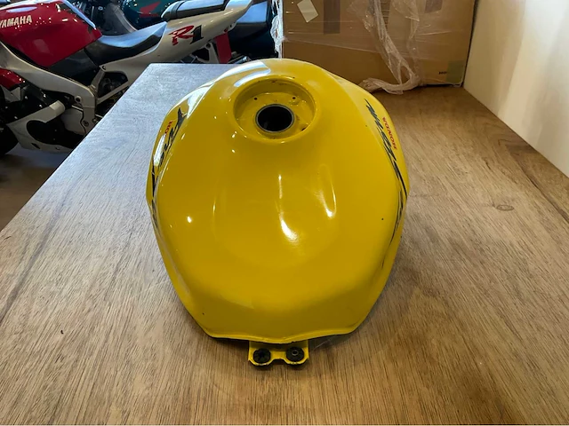 Honda vfr tank onderdeel - afbeelding 4 van  7