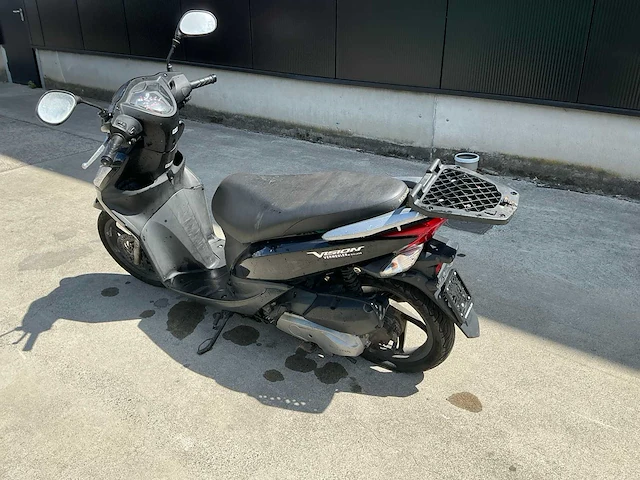 Honda vision scooter - afbeelding 6 van  8