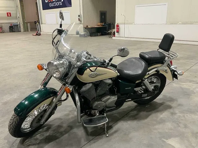 Honda vt750 shadow motorfiets - afbeelding 1 van  15
