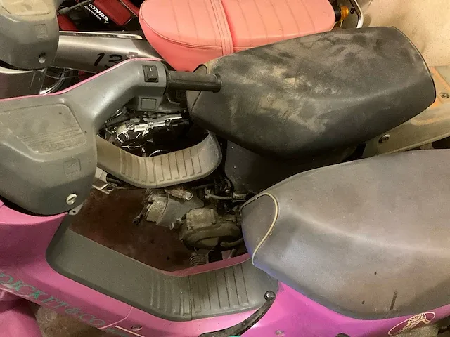 Honda wallaroo scooter (6x) - afbeelding 14 van  15