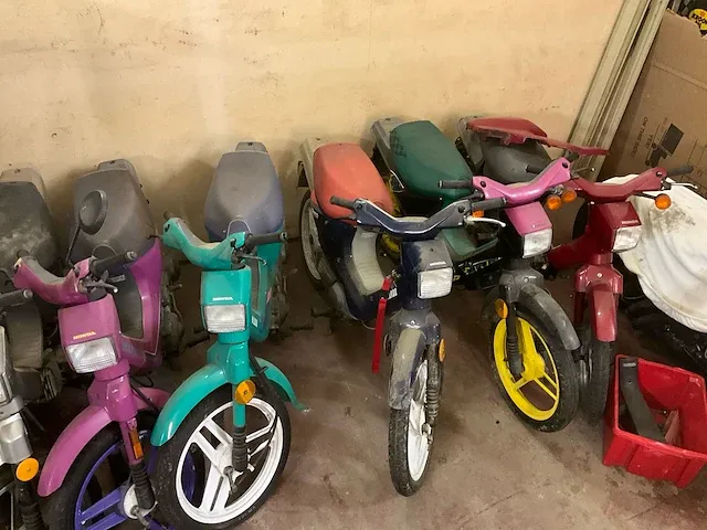 Honda wallaroo scooter (6x) - afbeelding 15 van  15