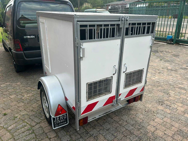 Honden aanhangwagen - afbeelding 2 van  9