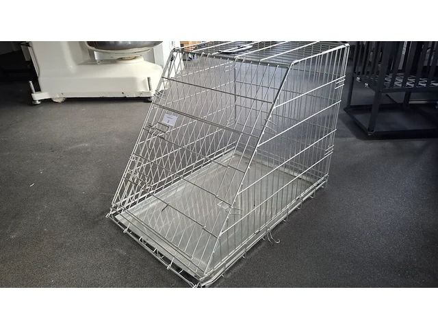 Hondenbench ca 55x80cm 62cm hoog - afbeelding 1 van  2