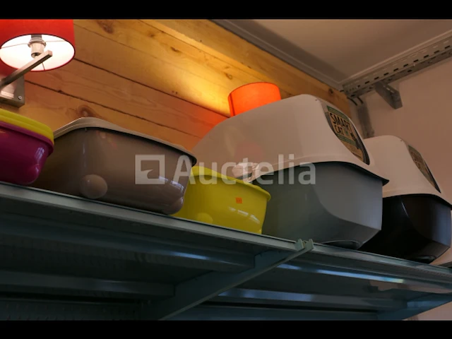 Hondenspeelgoed, voerbakken, kattenbakken, enz. - afbeelding 13 van  20