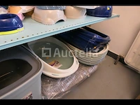 Hondenspeelgoed, voerbakken, kattenbakken, enz. - afbeelding 14 van  20