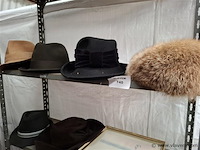 Hoofddeksels - afbeelding 1 van  3