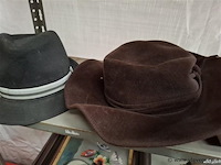 Hoofddeksels - afbeelding 3 van  3