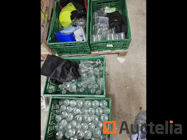 Horeca: lot 220: glazen, diversen - afbeelding 1 van  5