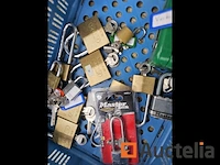 Horeca: lot 241: hangslot met sleutel - afbeelding 4 van  6
