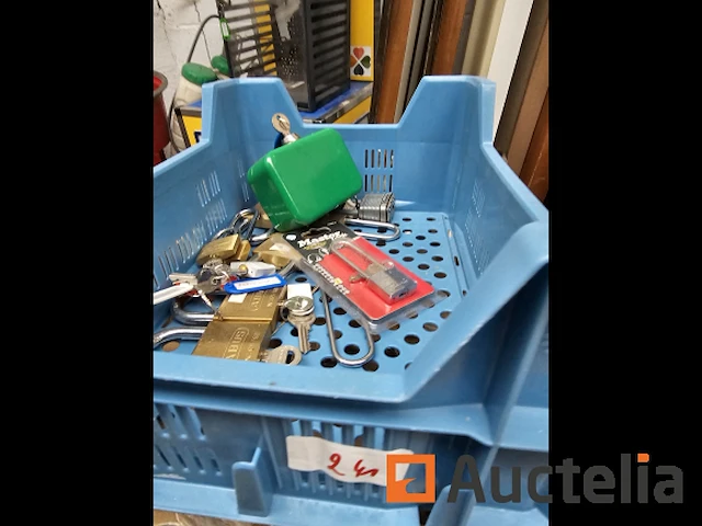 Horeca: lot 241: hangslot met sleutel - afbeelding 5 van  6