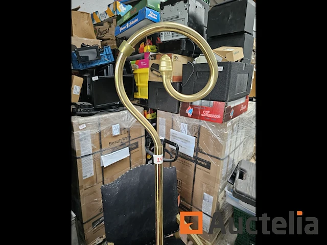 Horeca: lot 243: stoel voor sinterklaas - afbeelding 1 van  8