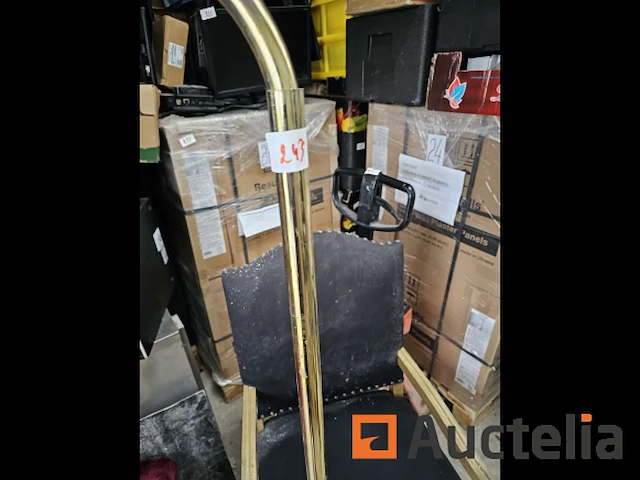 Horeca: lot 243: stoel voor sinterklaas - afbeelding 6 van  8