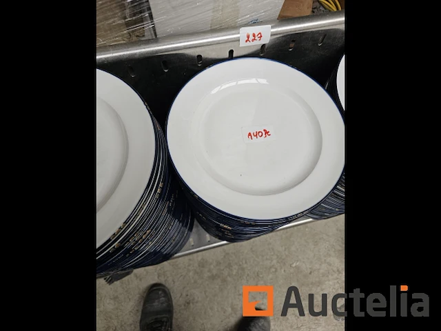 Horeca:lot 227: rvs kar +140st platen - afbeelding 1 van  12