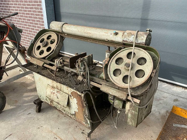 Horizontale bandzaagmachine - afbeelding 1 van  4