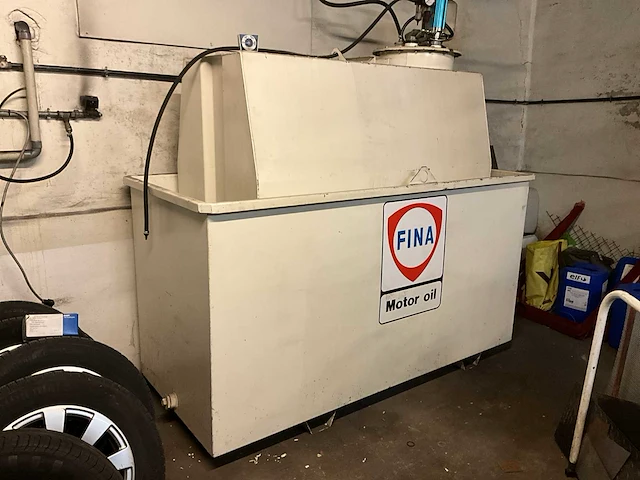 Horizontale olie-opslagtank met nederman haspel - afbeelding 1 van  10