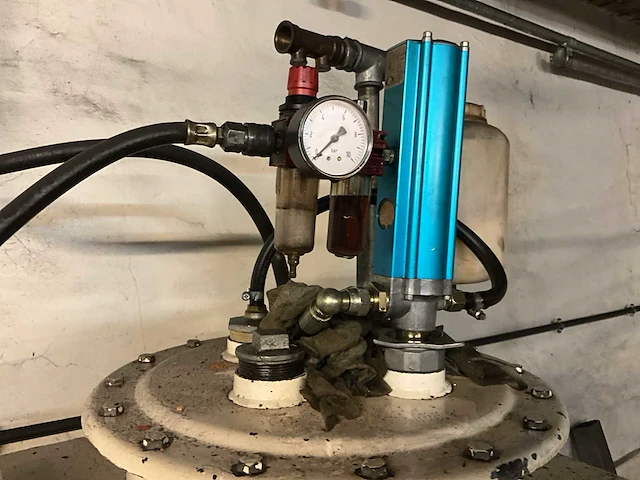 Horizontale olie-opslagtank met nederman haspel - afbeelding 5 van  10