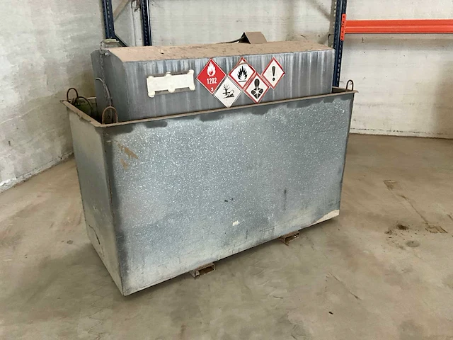 Horizontale opslagtank ( 1000 l )met opvangbak - afbeelding 2 van  8