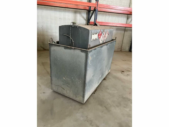 Horizontale opslagtank ( 1000 l )met opvangbak - afbeelding 3 van  8