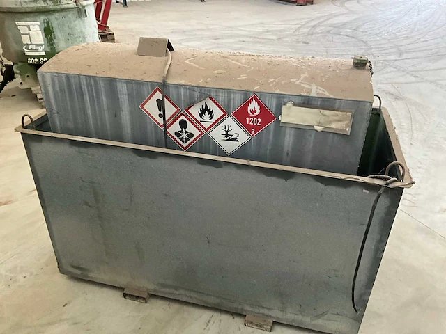 Horizontale opslagtank ( 1000 l )met opvangbak - afbeelding 6 van  8