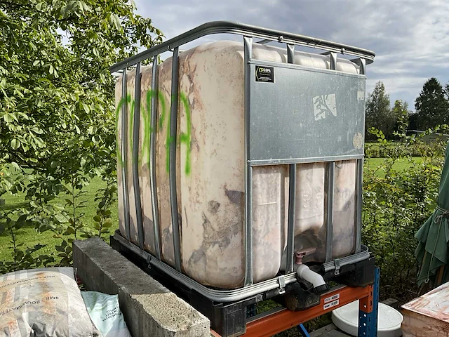 Horizontale opslagtank ibc container 1000l - afbeelding 1 van  3