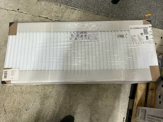 Horizontale radiator nn, afm plm 1400 x 600 x 22mm - afbeelding 1 van  2