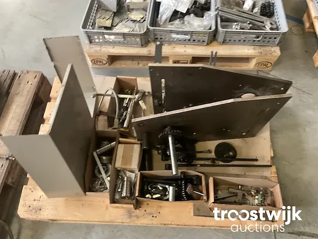 Horizontale tissue verpakkingsmachine - afbeelding 3 van  11