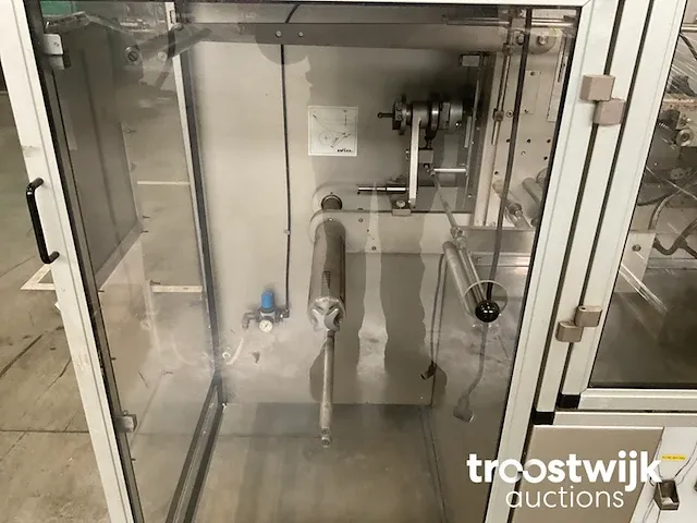 Horizontale tissue verpakkingsmachine - afbeelding 7 van  11
