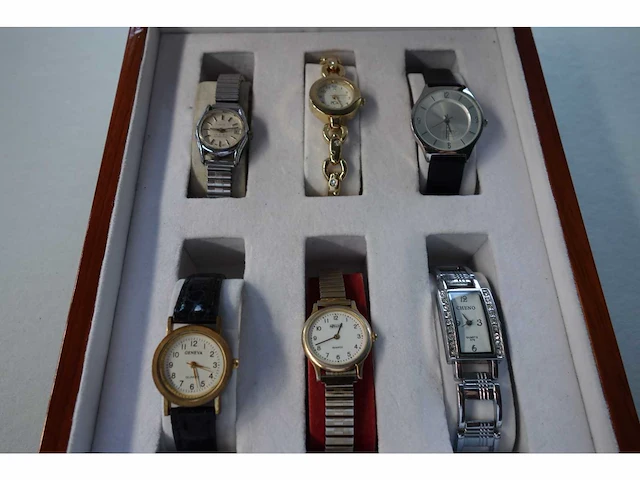 Horloges (6x) - afbeelding 1 van  5