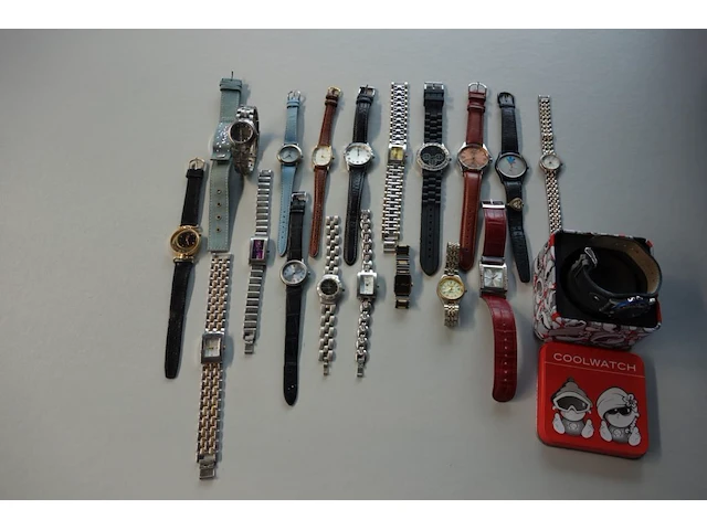Horloges - afbeelding 1 van  7