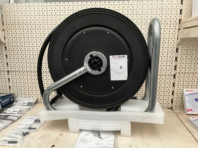 Horse reel. 893. luchtslang haspel. - afbeelding 1 van  3