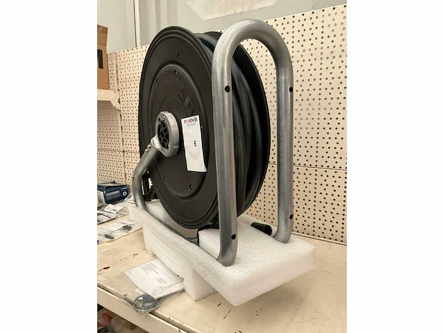 Horse reel. 893. luchtslang haspel. - afbeelding 2 van  3