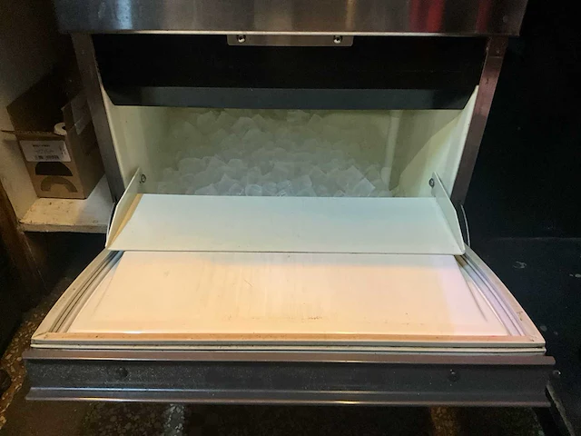 Hoshizaki im-20cle-25 ijsblokjesmachine - afbeelding 2 van  3