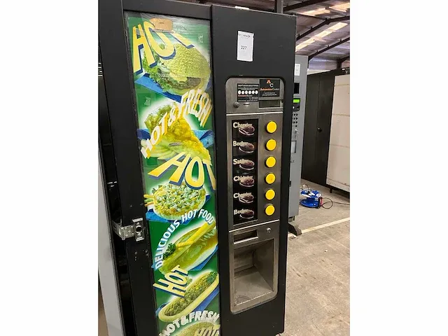 Hot food matic - vending machine - afbeelding 1 van  2