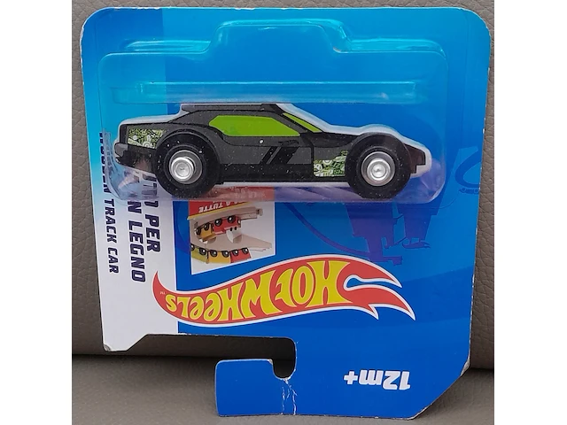 Hotwheels auto groen/zwart - afbeelding 1 van  5