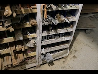 Hout, aluminium, kunststof sierlijsten en profielen - afbeelding 1 van  9