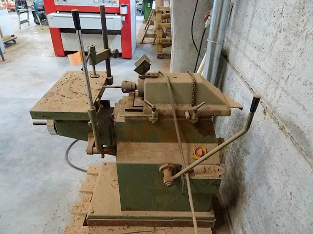Houtbewerkingsmachine - afbeelding 2 van  2