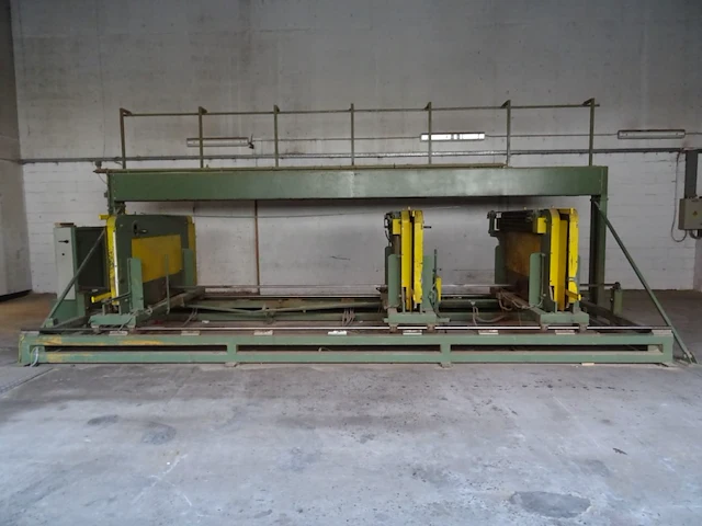 Houtbewerkingsmachine - afbeelding 1 van  12